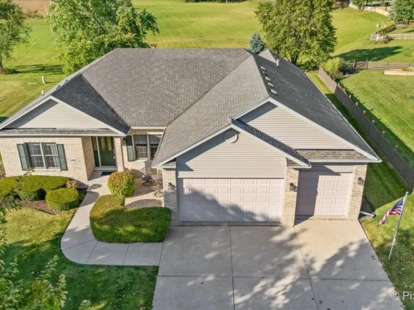 602 Woodside Ter, Hampshire, IL 60140