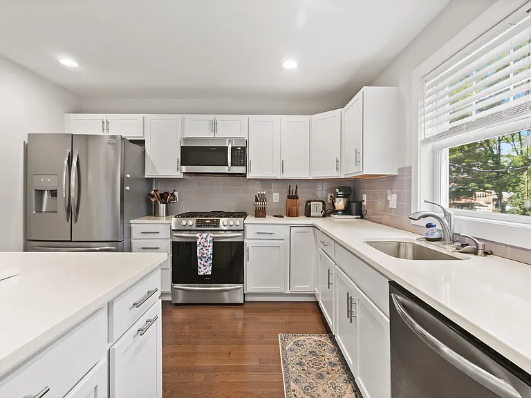 110 Berwick Ave #110 — Photo 6