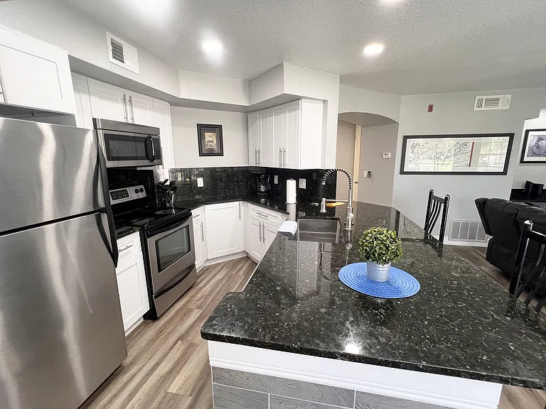7320 Westpointe Blvd #825 — Photo 8
