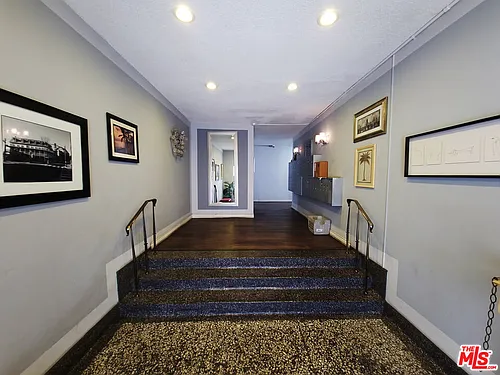 425 S Kenmore Ave #313 Photo 1