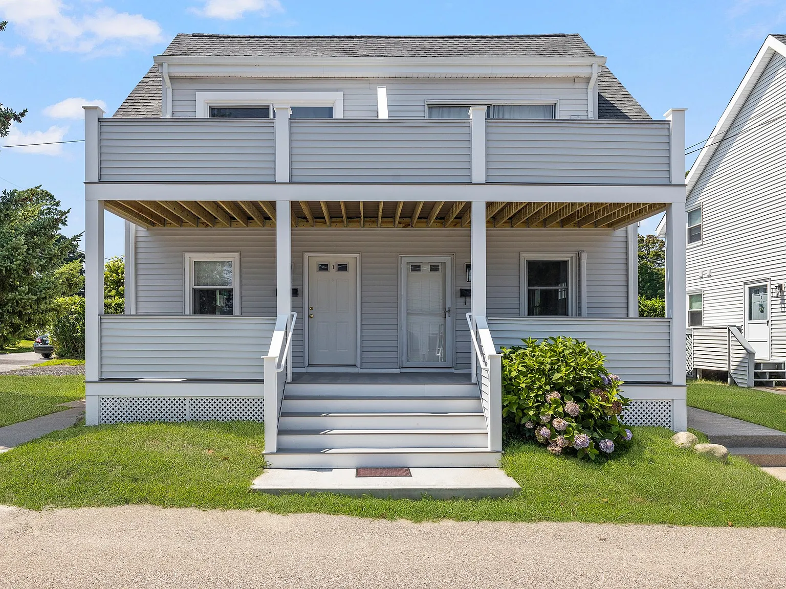 2 bed, 1.5 bath, 690 sqft, $2,200 — Photo 1