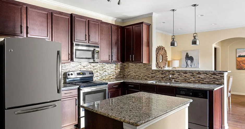 Claiborne Crossing Apartments — Photo 4