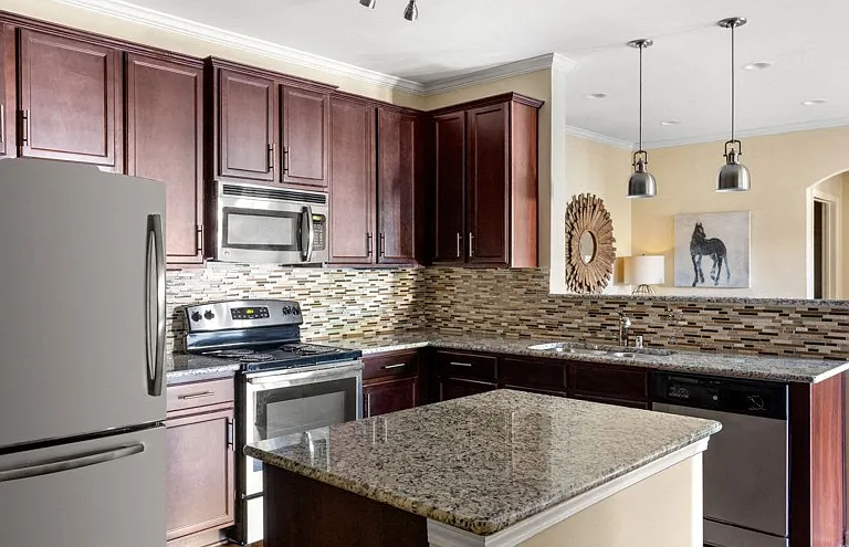 Claiborne Crossing Apartments — Photo 4