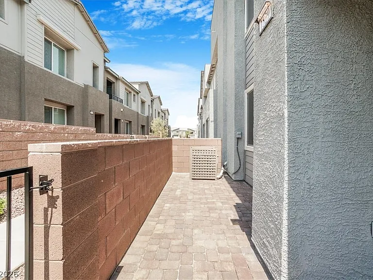 1529 Eva Crossing Pl — Photo 25