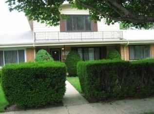 7110 Carol Ct, Niles, IL 60714