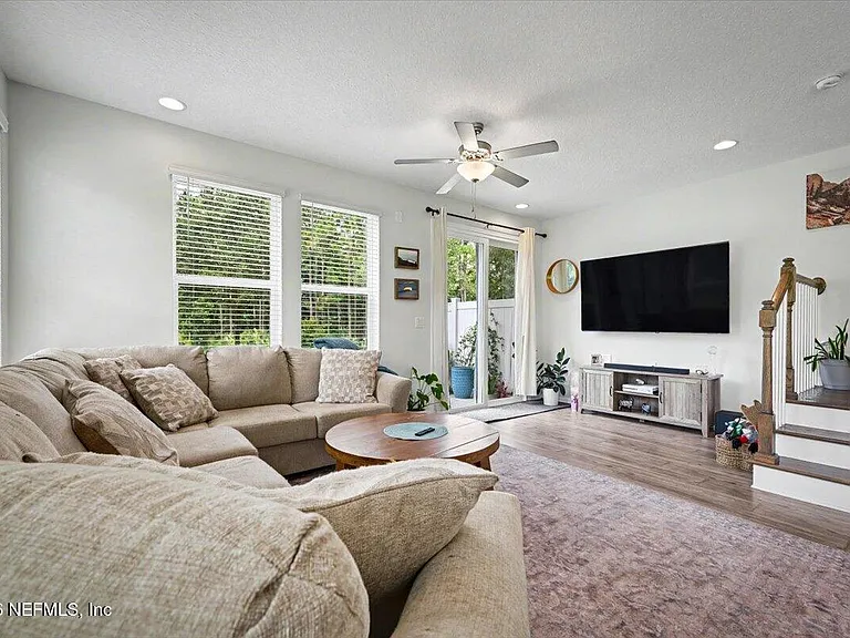 11150 Minnetta Ct — Photo 17