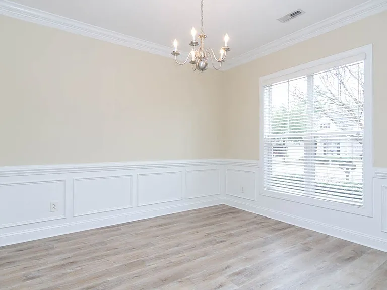 5040 Whitner Dr — Photo 11