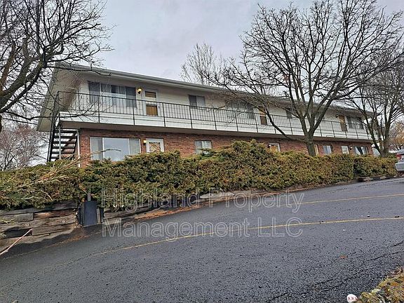 2nd image of 1320 NW Hall Dr #5