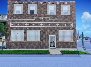 101 Whitelaw Ave, Wood River, IL 62095