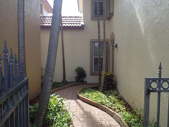 3rd image of 1081 Via Jardin