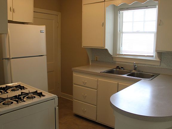 2nd image of 812-814 Thurston St #814-2