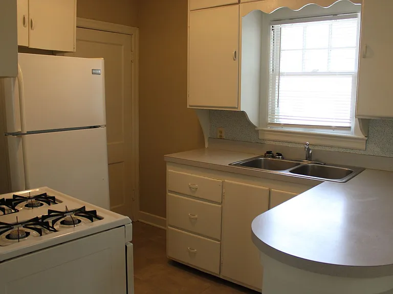 Thurston 812-814 — Photo 2