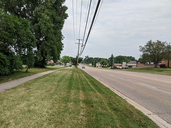4th image of 1554 Bloomingdale Rd