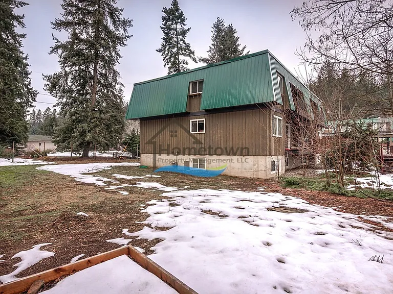 2432 & 2433 E Stowe Ct — Photo 17