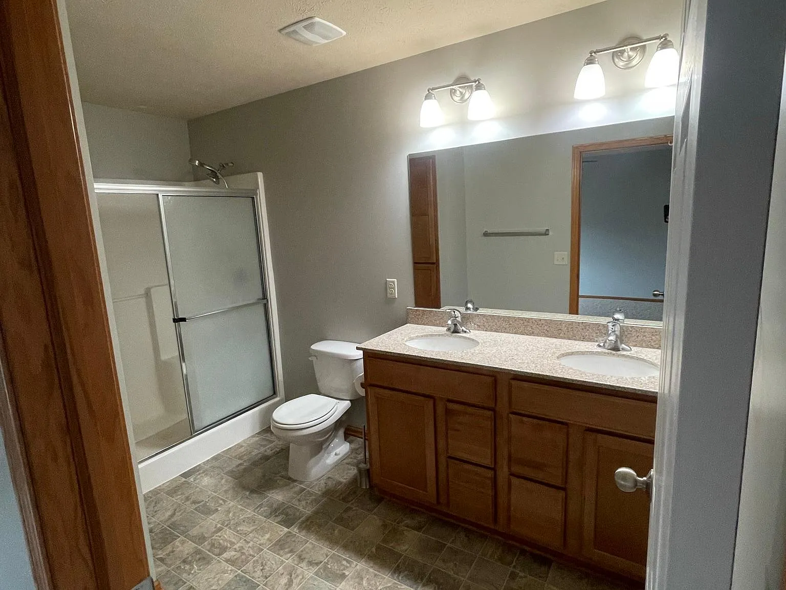 2 bed, 1200 sqft, $1,890 — Photo 4