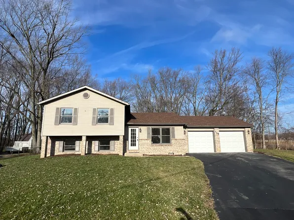 128 N Countryside Ct, Braidwood, IL 60408