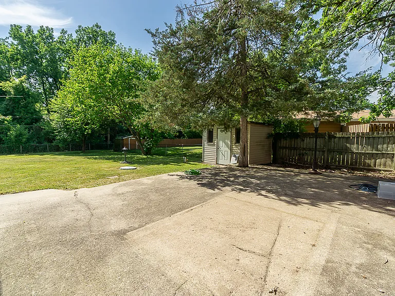 4N036 Wood Dale Rd — Photo 18