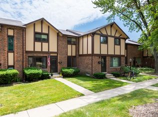 1S143 Ingersoll Ln, Villa Park, IL 60181