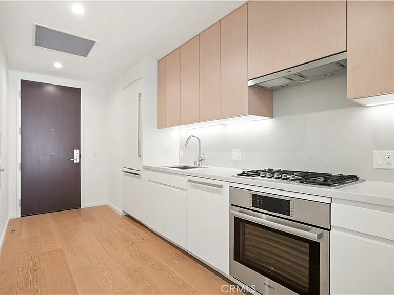877 Francisco St #717 — Photo 3