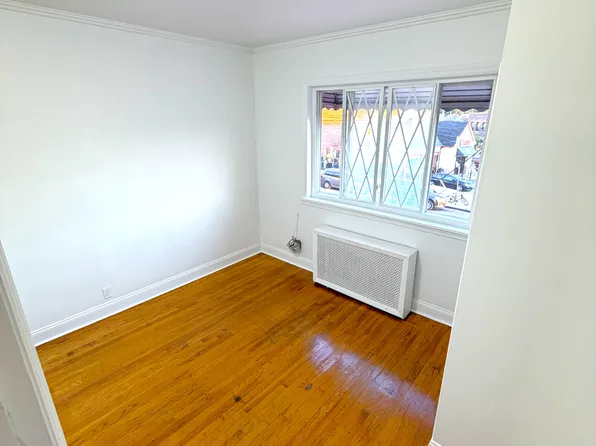 94-07 Alstyne Avenue image 11 of 19