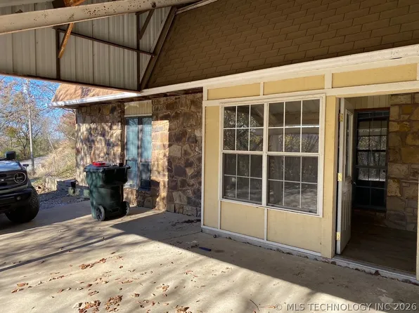 11201 S Edgewater Rd, Claremore, OK 74017