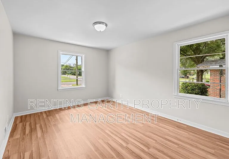 1129 Camellia Rd — Photo 10
