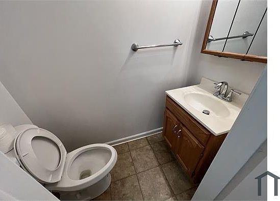 5th image of 9451 Cloverdale Ct