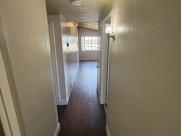 9712 Saint George St — Photo 20