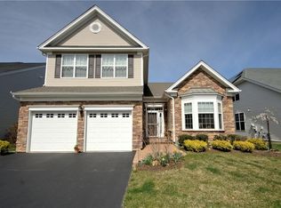 126 Andover Dr, Kendall Park, NJ 08824