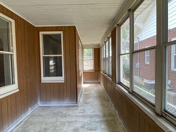 3rd image of 230 Bowman Ave