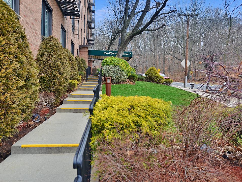 1st image of 830 Howard Ave #4A-4