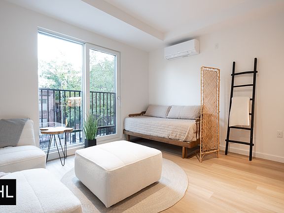 2nd image of 931 Carroll St #207