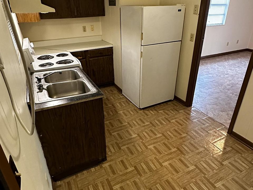 2nd image of 606 Malibu Dr #606