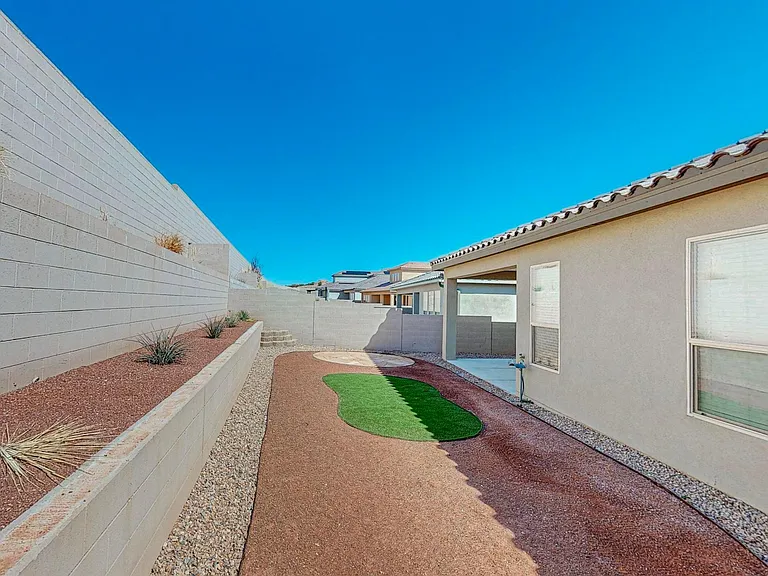 5950 Las Vacas Ct NE — Photo 62