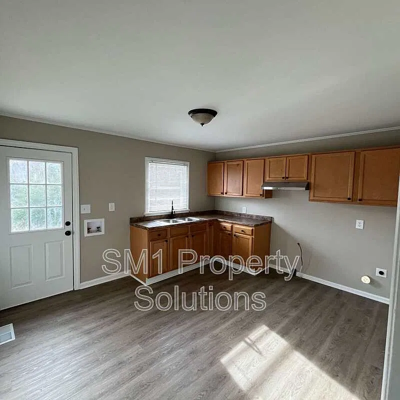 2 bed, 1.0 bath, 672 sqft, $1,175 — Photo 3