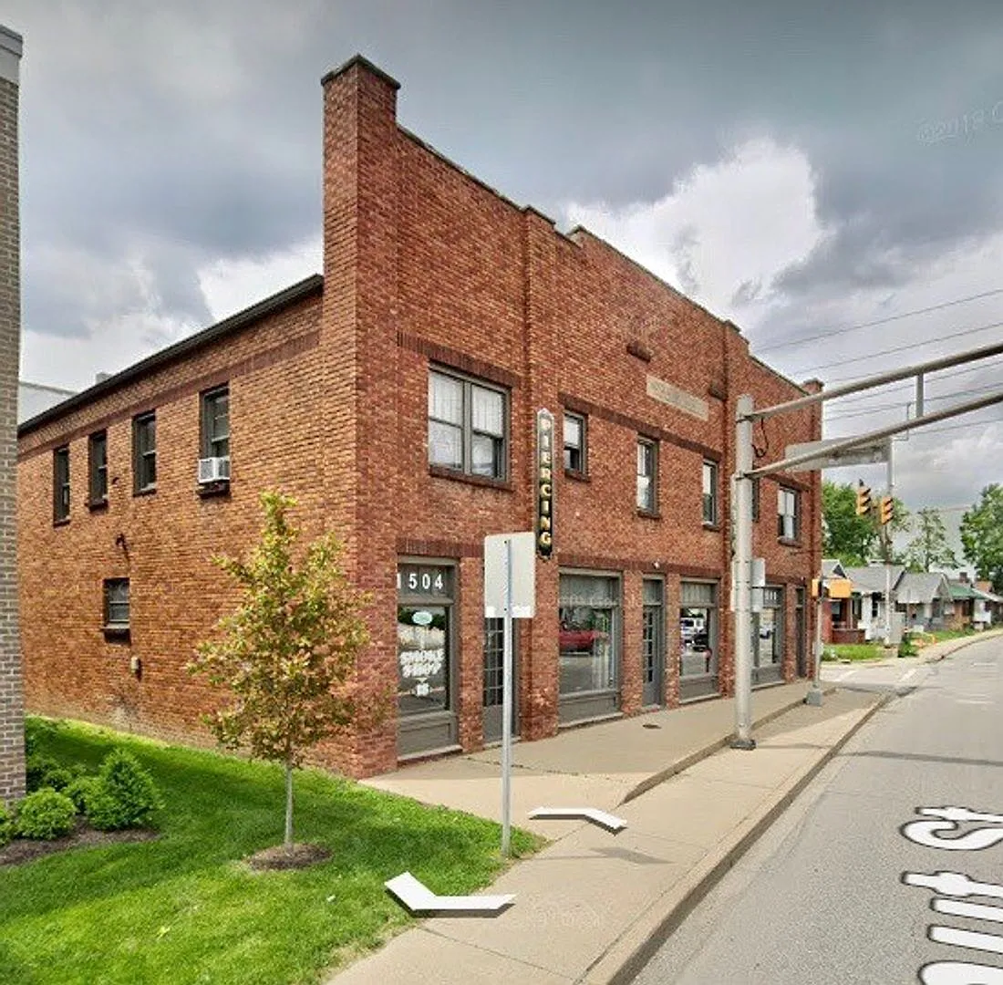 1500 S Walnut St — Photo 2