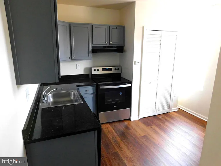 2427 Lakeview Ave #2C — Photo 7