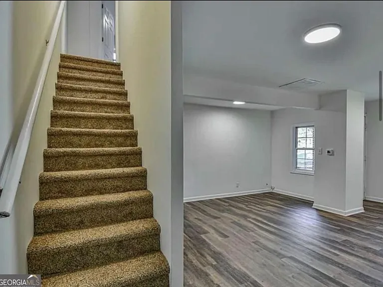 23 E Main St — Photo 9