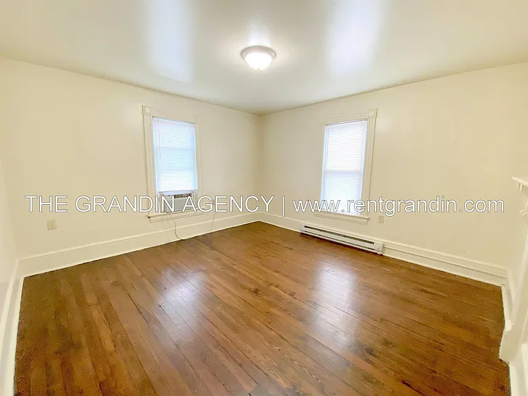 909 13th St SE — Photo 22