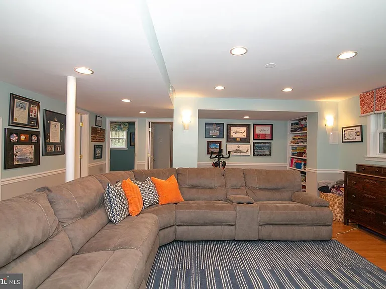 8411 Morey Ln — Photo 56