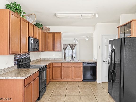 5th image of 428 SE 8th St