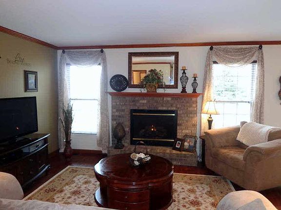 4th image of 950 Hickory Creek Dr