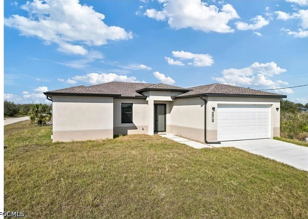 4 bed, 2.0 bath, 1606 sqft, $1,995 — Photo 1
