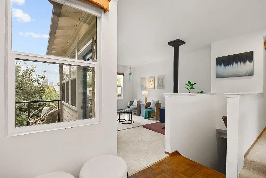 201 28th ave Seattle - 4 bedrooms — Photo 4