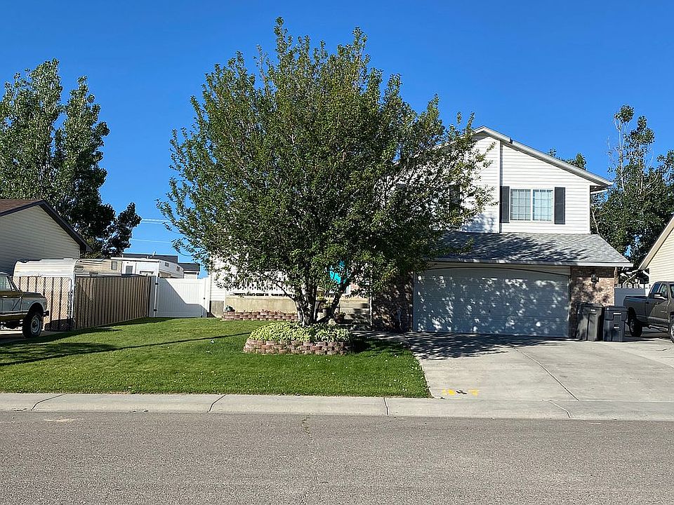 1st image of 3520 Monterey Dr