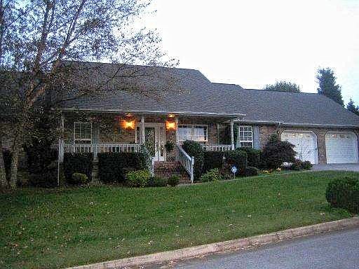 1st image of 932 Saint Johns Dr