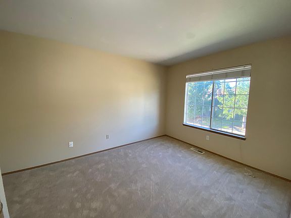 5th image of 3704 246th Ave SE