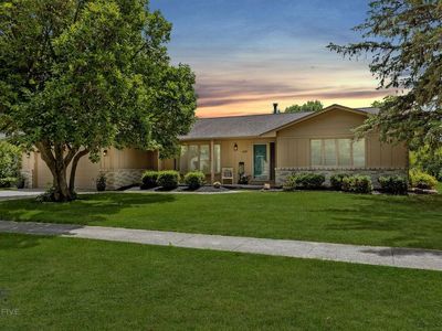 450 NW 2nd St, Earlham, IA, 50072
