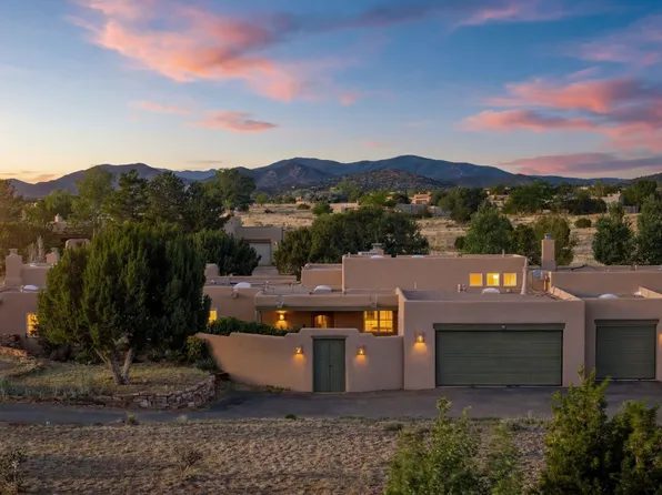 9 Cagua Rd, Santa Fe, NM 87508