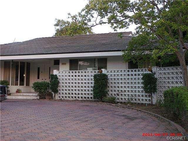 2nd image of 5656 W 63rd St